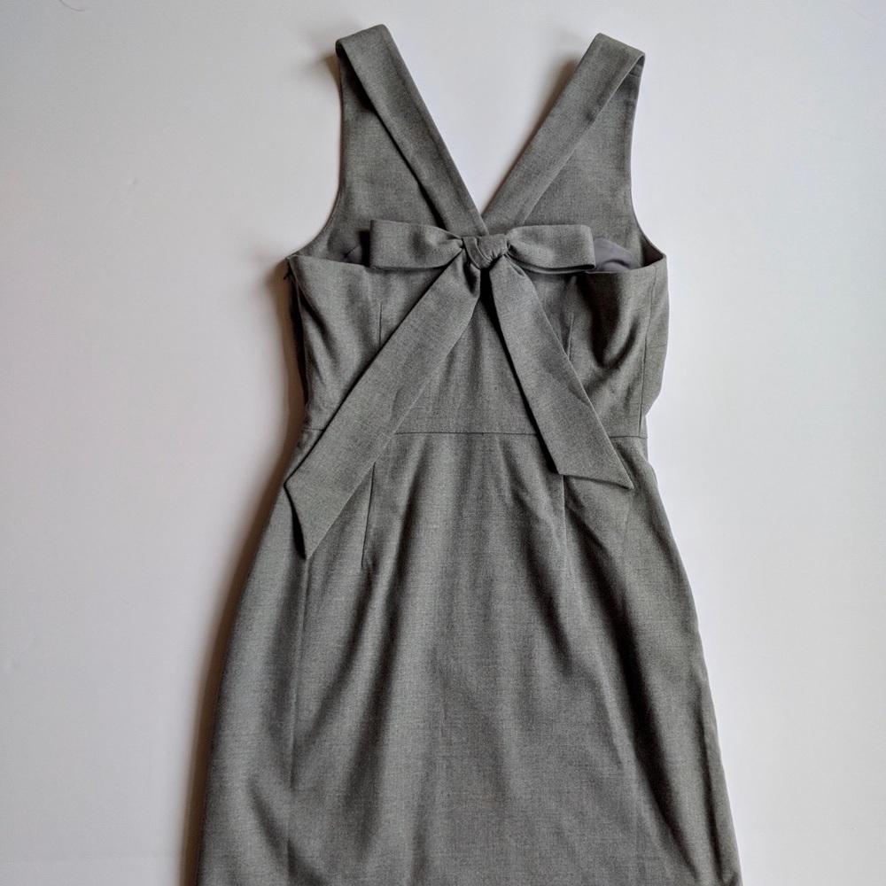BR | grey bow-back workwear dress
